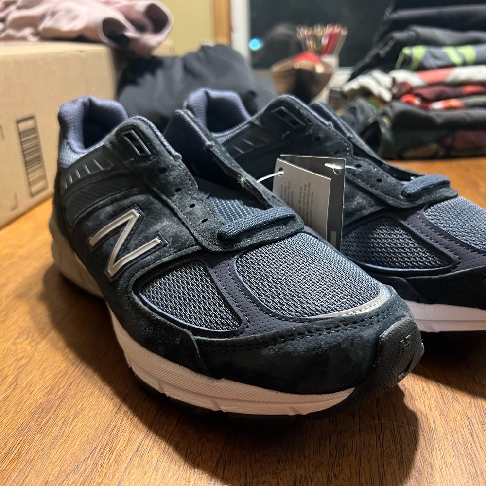 Mens 9 New Balance Sneakers